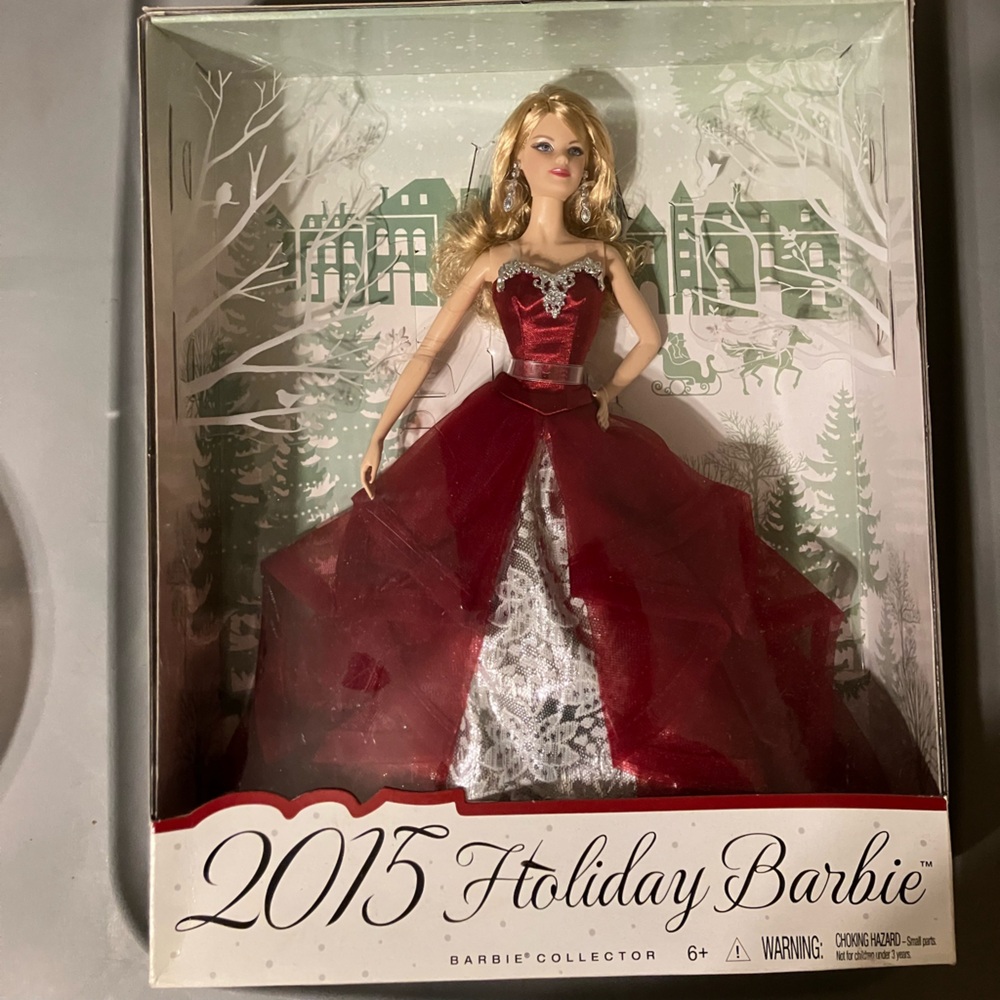 2015 Holiday Barbie H 13 1/4 inch W 10 1/2 inch B 3 1/2 inch